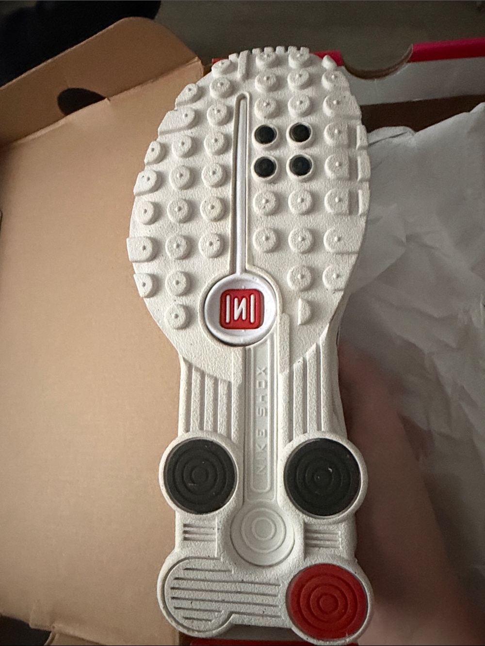 Nike Shox R4 - Picture 2 of 4